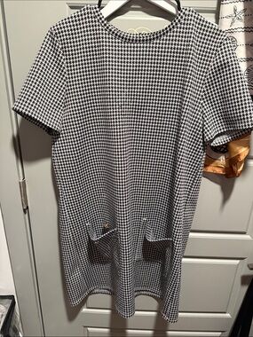 Zara Black & White Houndstooth Midi Shift Dress